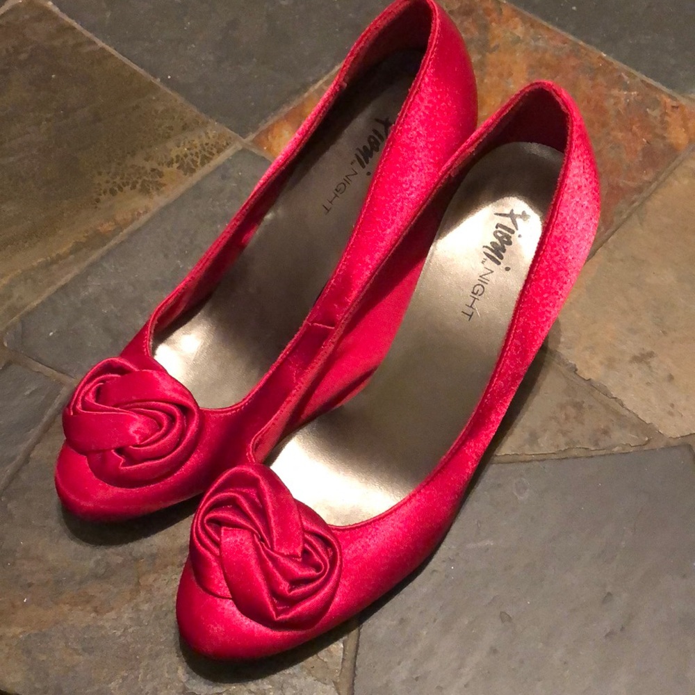 Fioni Night Red Satin Heels